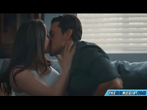 ❤️ Ρομαντικό σεξ με μια καλή μαμά με πλούσιο στήθος Πορνό βίντεο ☑